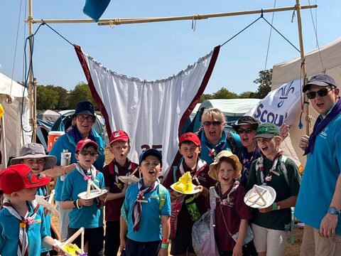 Well done to the Scouts and Guides who came along to 3rd Farnborough’s POTA radio activation this evening.  They made contact with Norway, Portugal, Ireland, Spain, Italy, France amongst other countries.  22 contacts in total.  Bravo !
