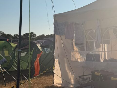 Well done to the Scouts and Guides who came along to 3rd Farnborough’s POTA radio activation this evening.  They made contact with Norway, Portugal, Ireland, Spain, Italy, France amongst other countries.  22 contacts in total.  Bravo !